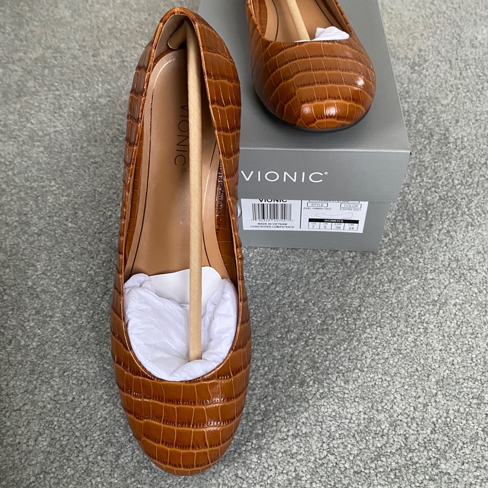 Vionic Women's Cognac Croc-Embossed Flats